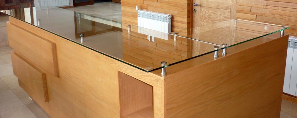 Trabajos Especiales-Mesa para recepcionista.jpg - Aluminio Integral Potosino (AIP)